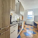 Wohnreich Zentral - In 3og - In 3er Wg Проживание в семье