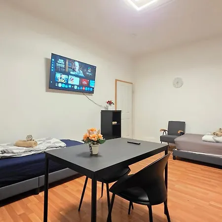 Проживання в сім'ї Wohnreich Zentral - In 3og - In 3er Wg Ульм